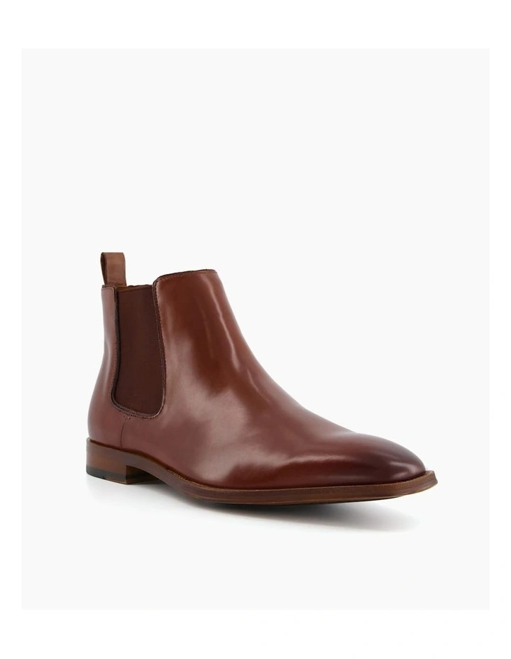 Market Chelsea Boot in Tan