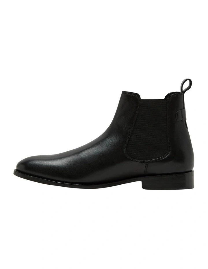 Guage Chelsea Boot in Black