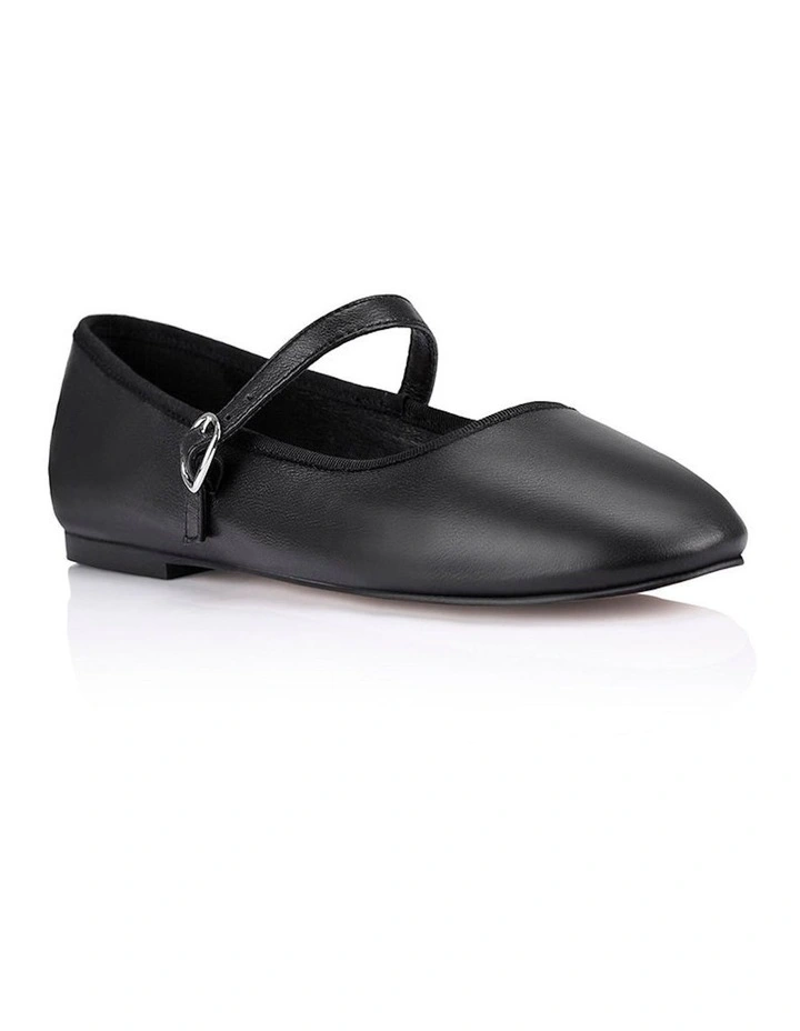 Bailey Leather Flats in Black
