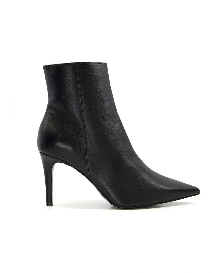 Oliyah Boots in Black