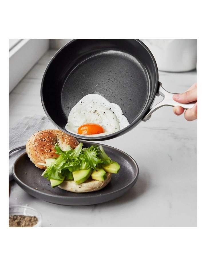 GP5 Frypan 24cm in Black