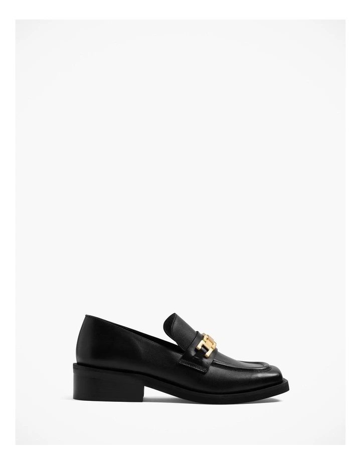 Chunky Leather Loafer With Chain in Black