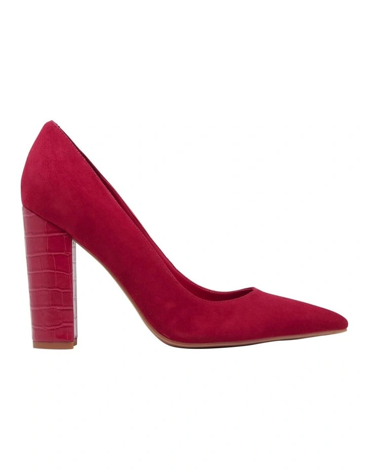 Power Pump in Berry Red
