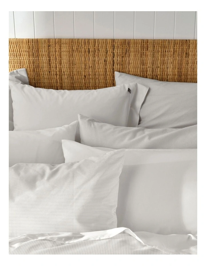 Icon American Pin Point Oxford Quilt Cover Set in Gray/White