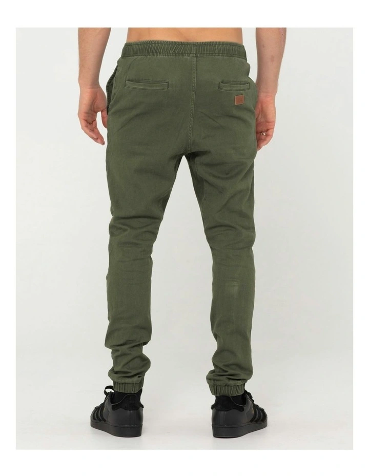 Hook Out Elastic Pant in Green