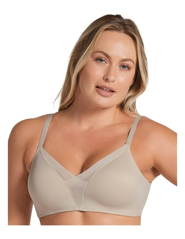 Magical Light And Natural Wireless Push Up Bra in Nude