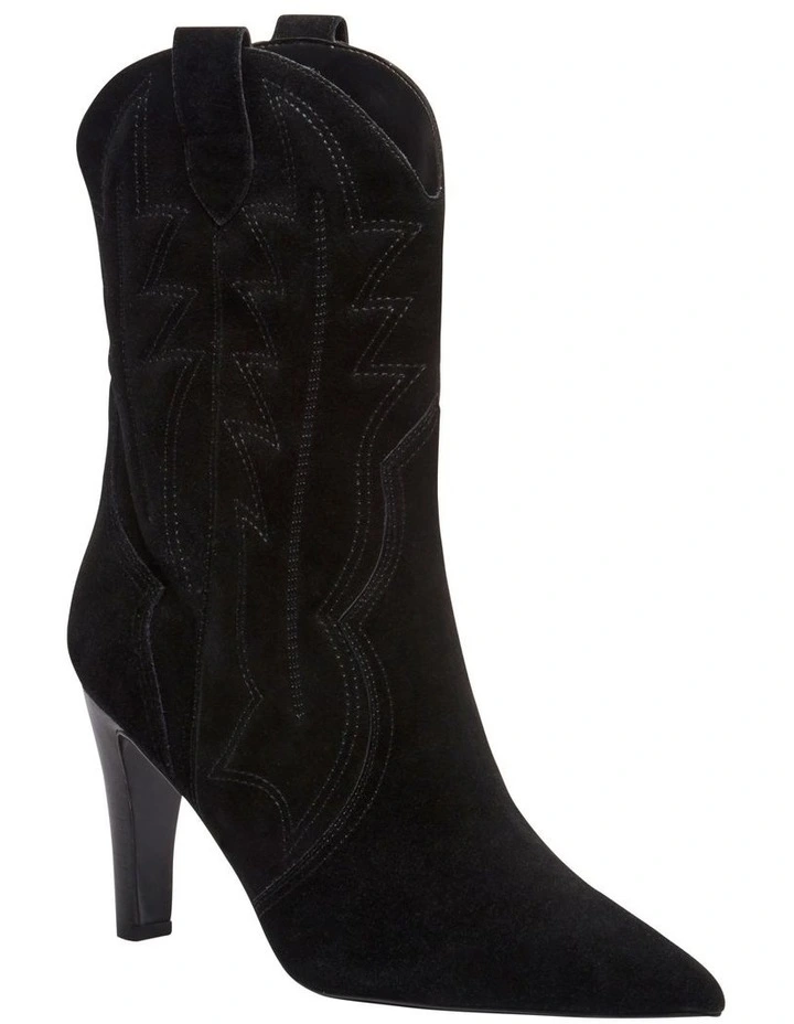 Alama Boots in Black