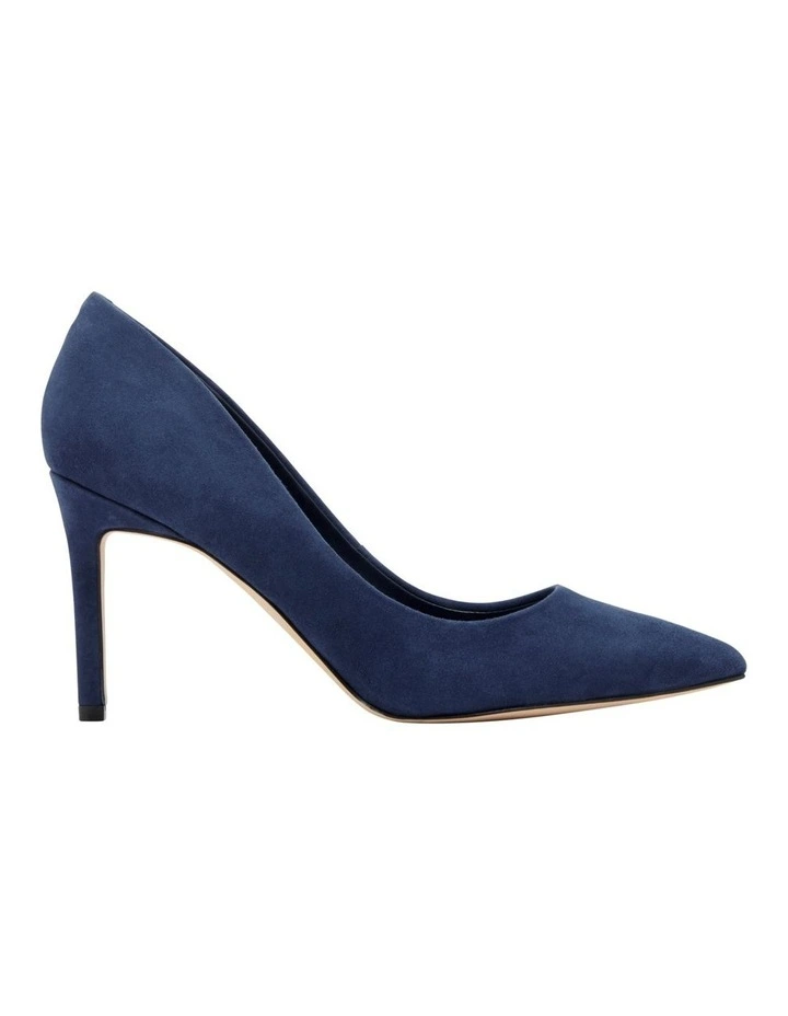 Ezra Pump in Navy
