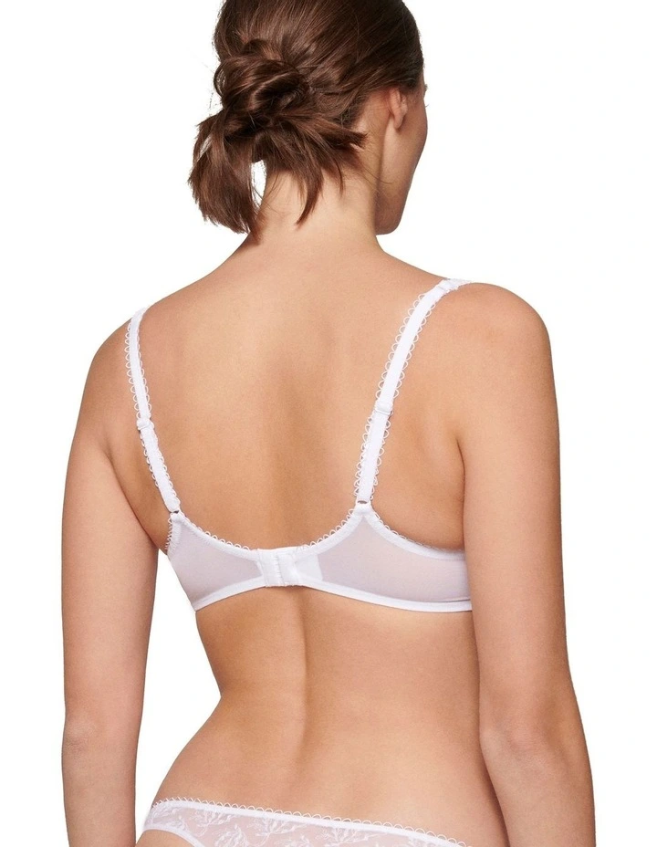 Opaline Curved Neckline Bra in White