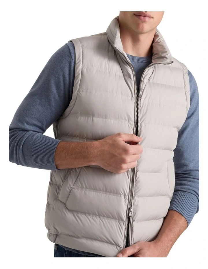 Farrington Gilet in Stone Solid