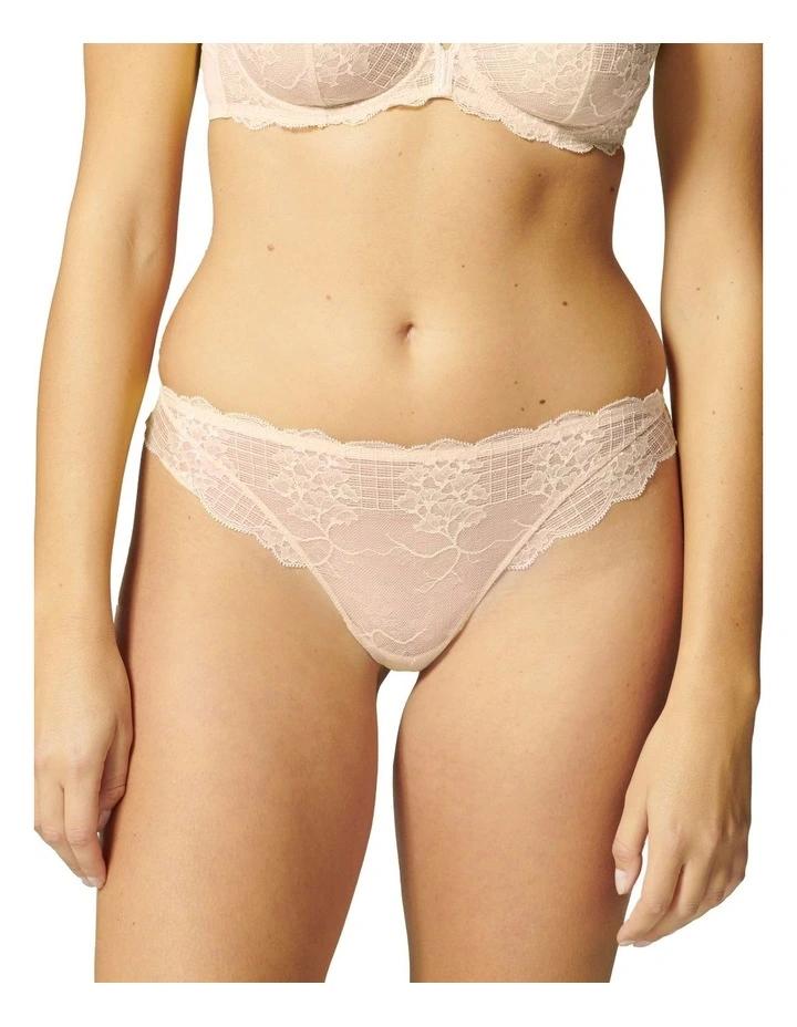 Reve Tanga in Pink