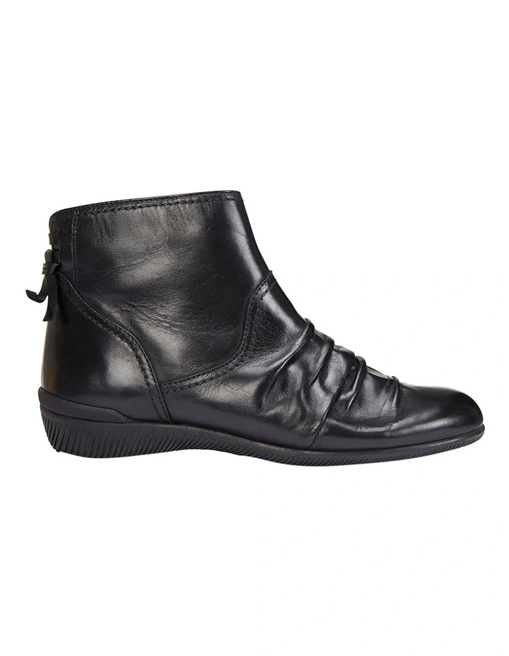 Waltz Black Glove Boot