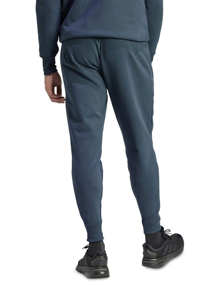 Z.N.E. Winterized Tracksuit Bottoms in Legend Ivy
