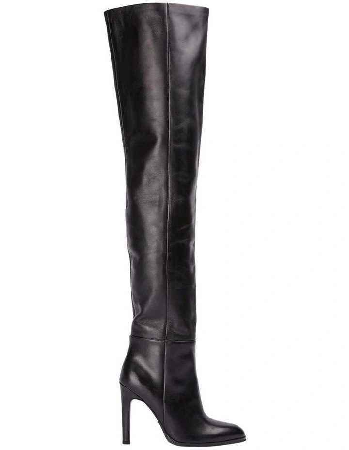 Hero Boots in Black