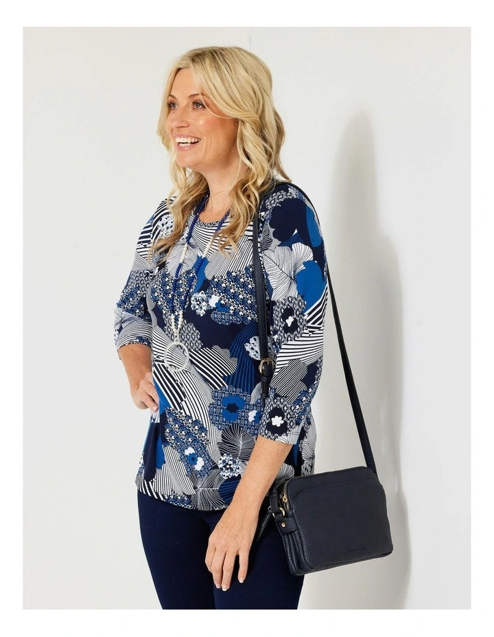 Tres Bien 3/4 Sleeve Top in Navy