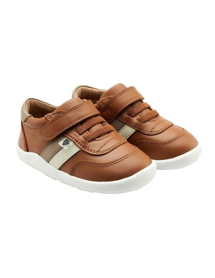 Playground Sneakers in Tan