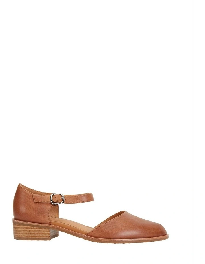 Jesinta Tan Glove Flat Shoes