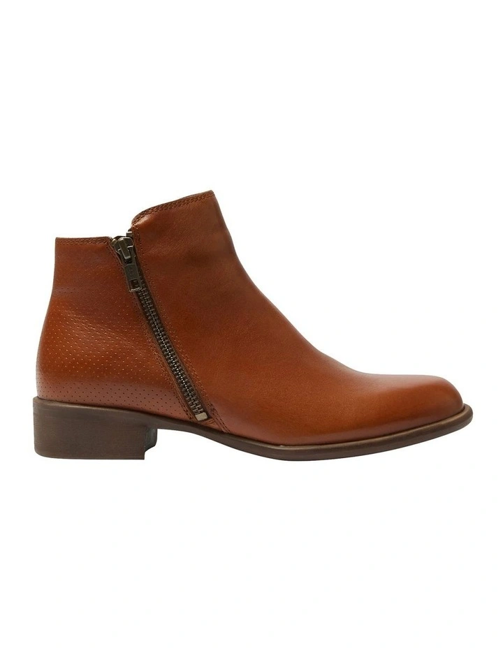 Lorenzo Leather Boots in Mid Brown