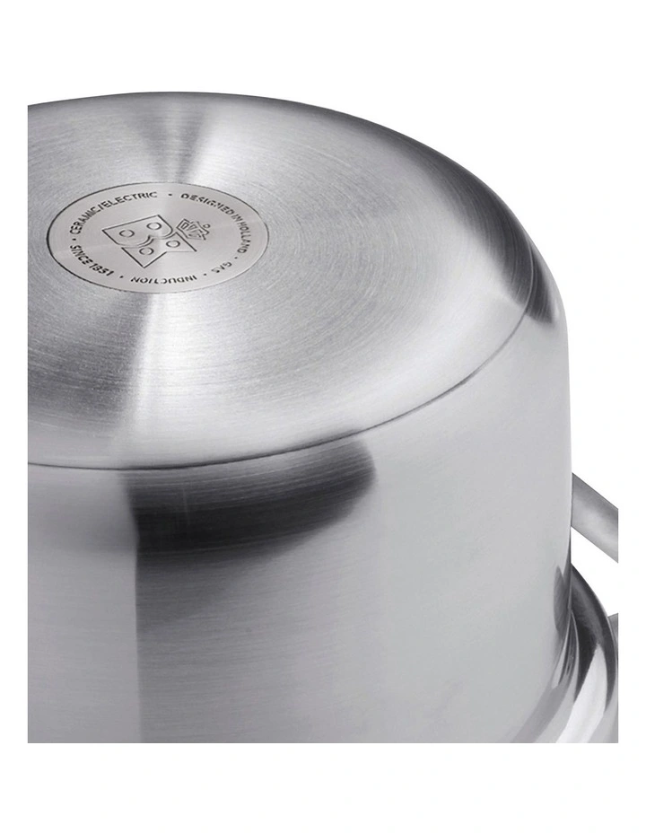 Q-Linair Master 24cm/7.9L Casserole with Lid