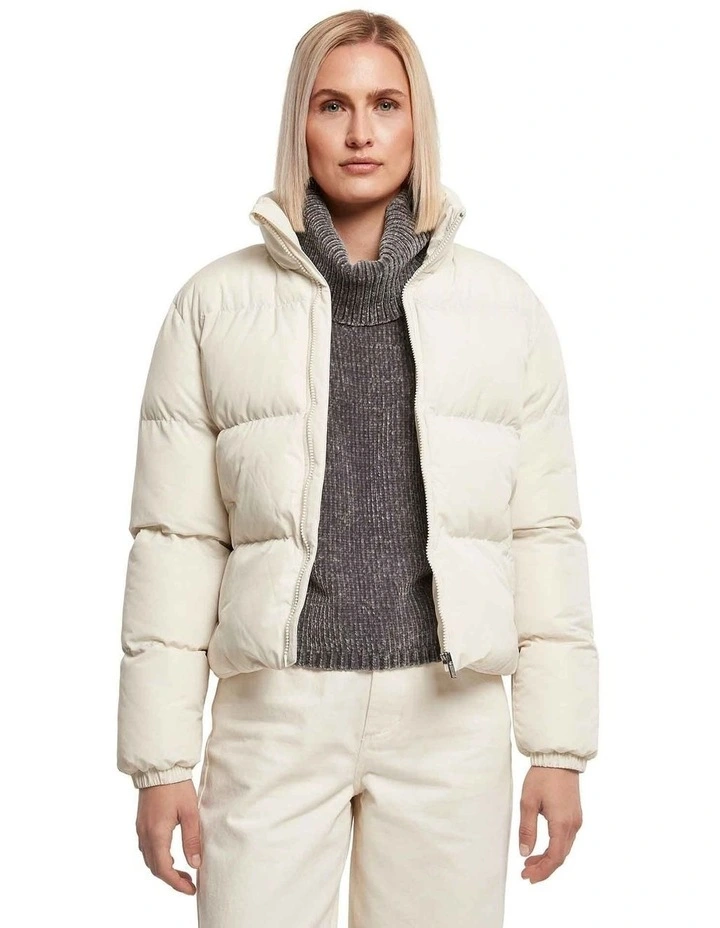 Short Peached Puffer Jacket in White Sand