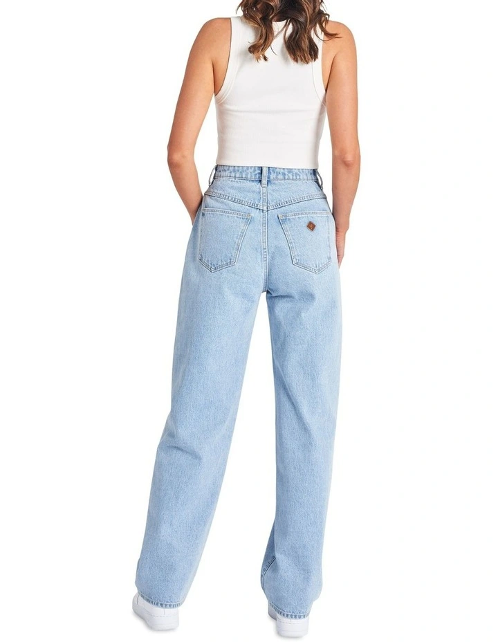 A Carrie Walk Away Jean in Blue