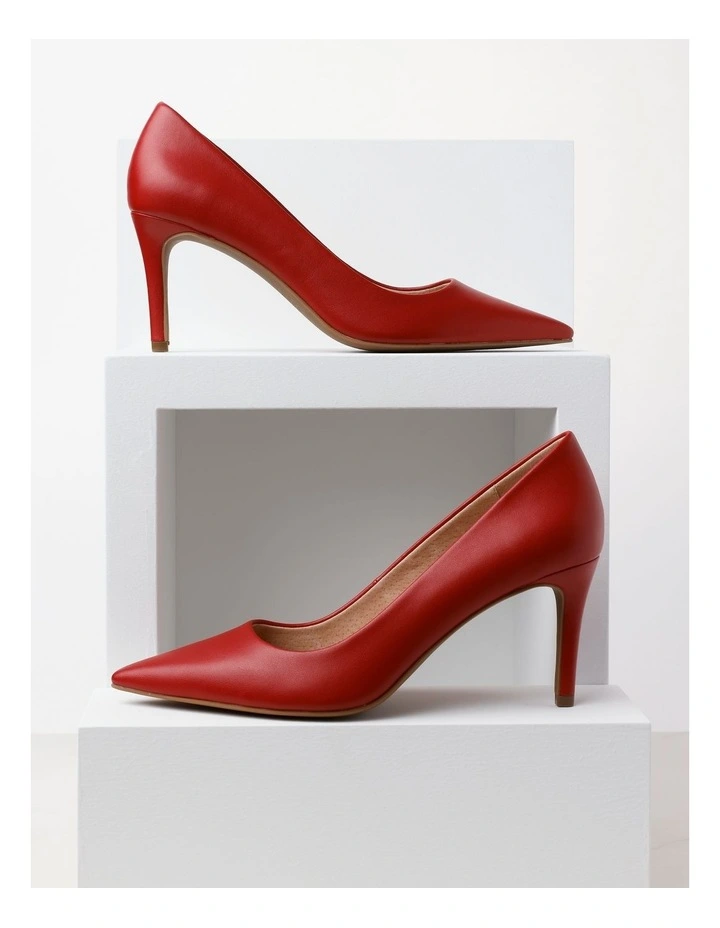 Tina Heeled Shoe in Red
