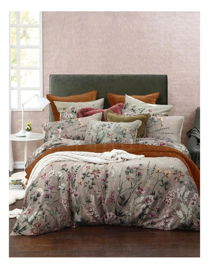 Carrie Quilt Cover Set In Multi