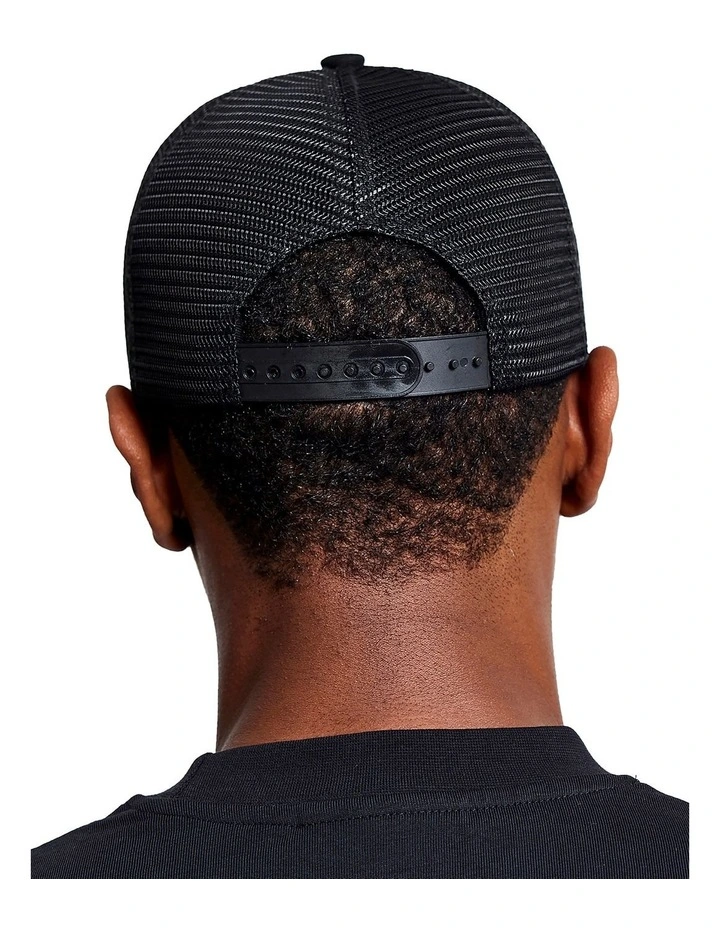 Ocean Av Cap in Black