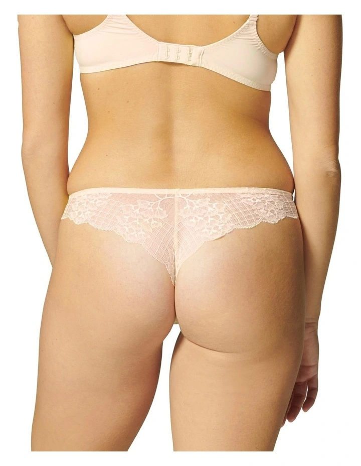 Reve Tanga in Pink
