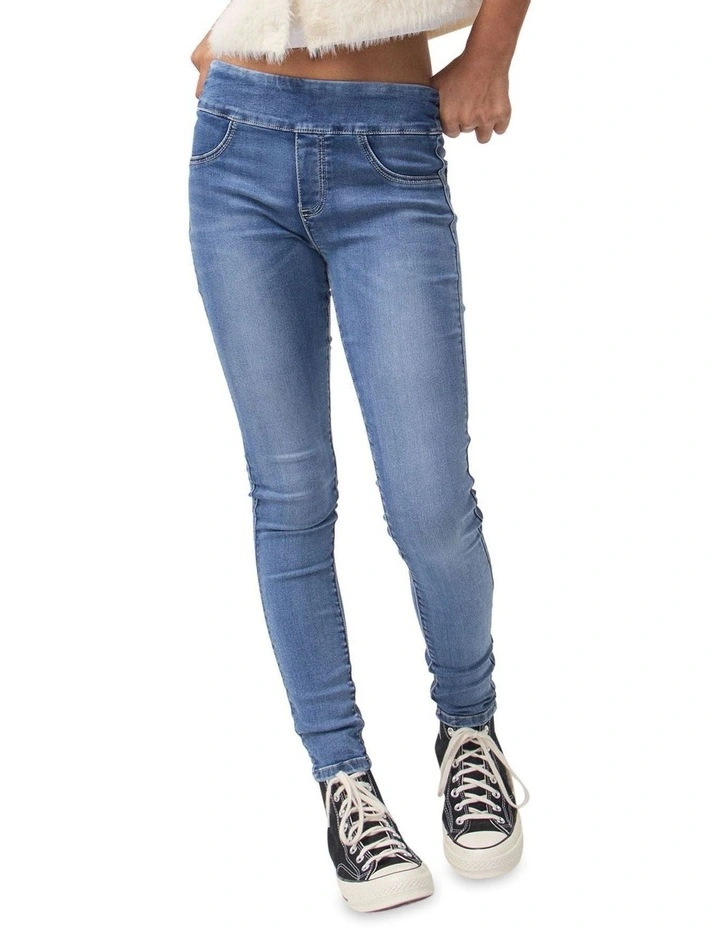 Avery Skinny Jean in Washed Indigo