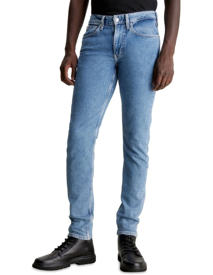 Slim Taper Jeans in Denim Light