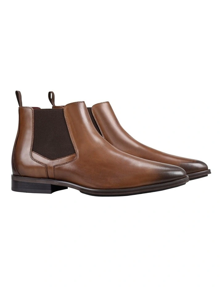 Zander Shoe in Brown