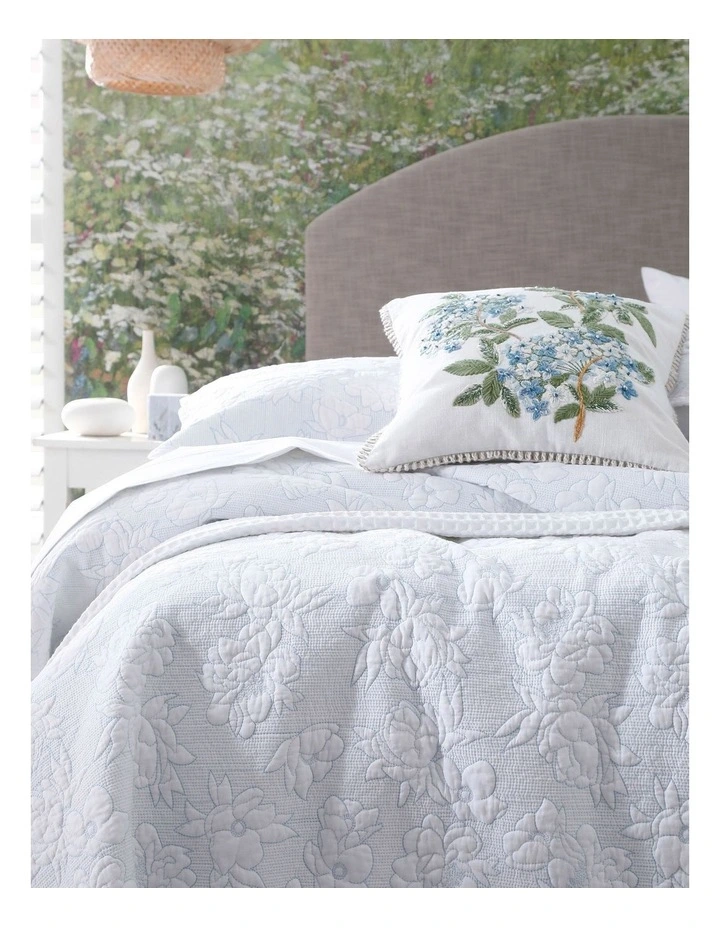 Nalini Bed Cover Set in White