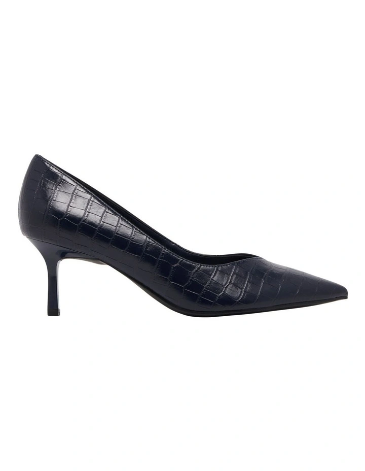 Katte Pump in Navy