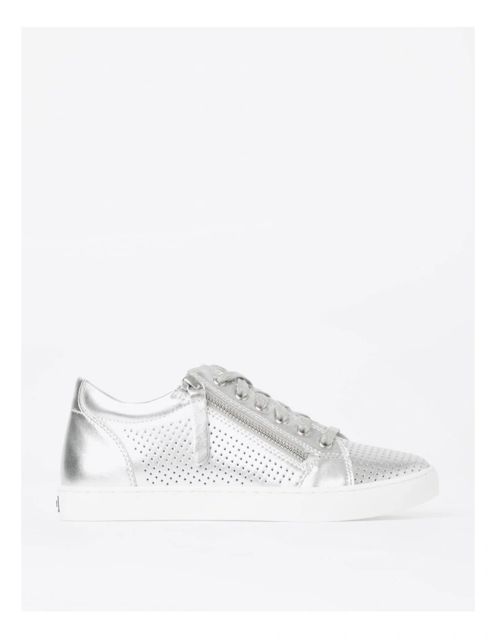 Ziggy Leather Sneaker in Silver