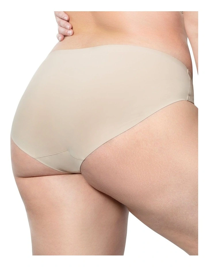 Bonded Seamless-Effect Hipster Brief in European Nude