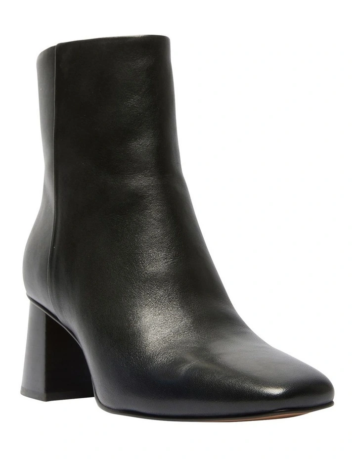Kade Boots in Black Leather