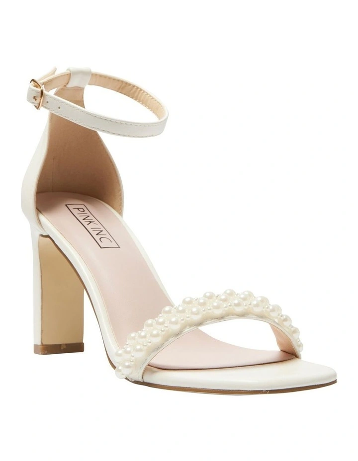 Sassy Sandals in Ivory