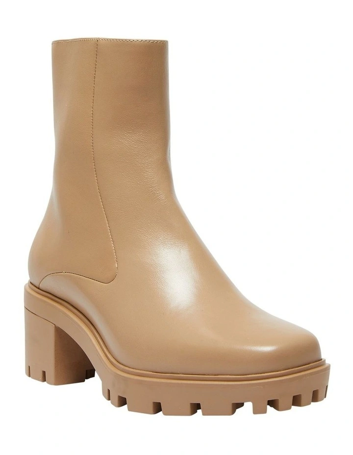 Zack Leather Boots in Camel