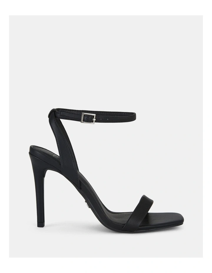 Metropolitan Heels in Black