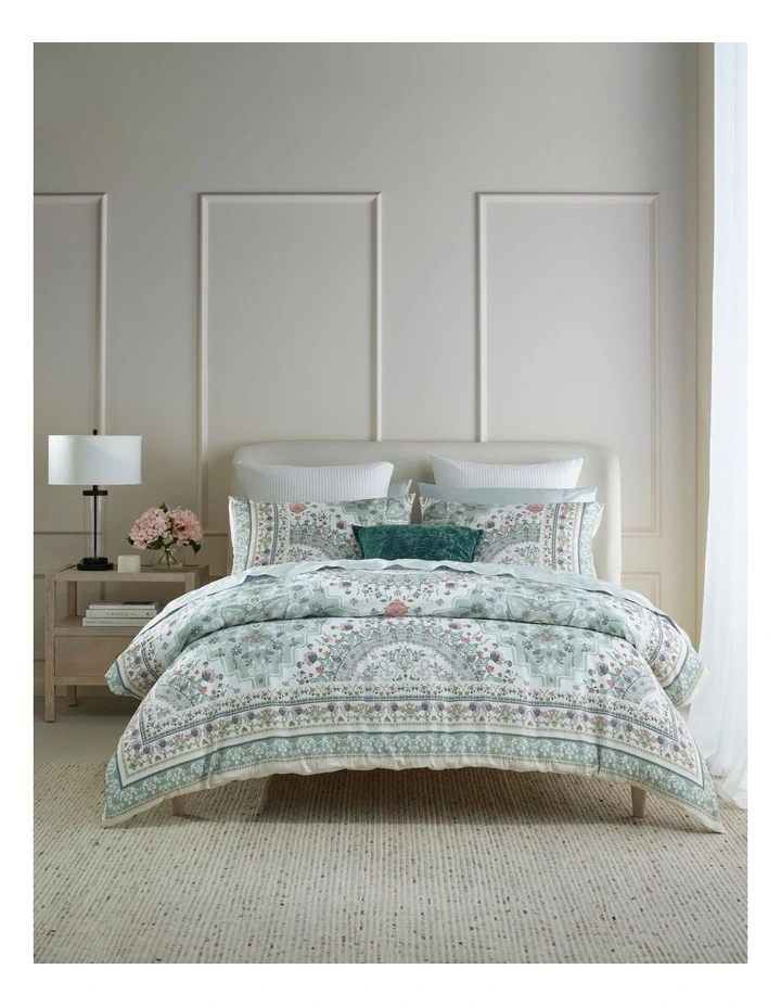 Salvador Medallion Quilt Cover Set in Multi