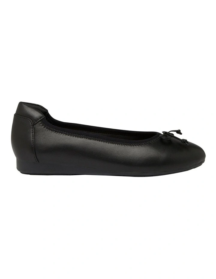 Dawn Flat Shoe in Black