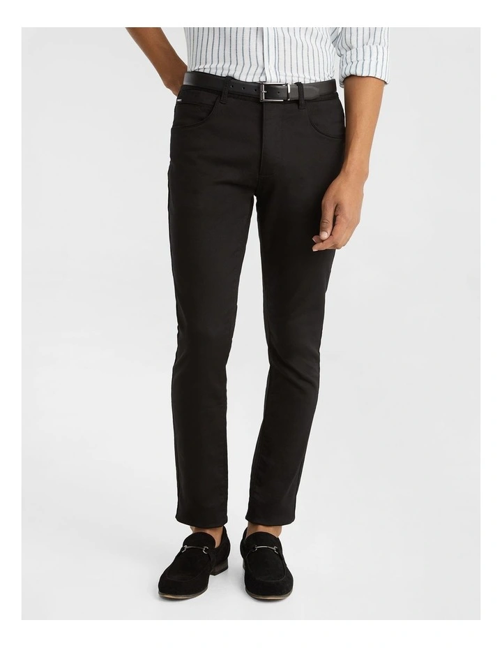 Nicol Skinny Chinos in Black