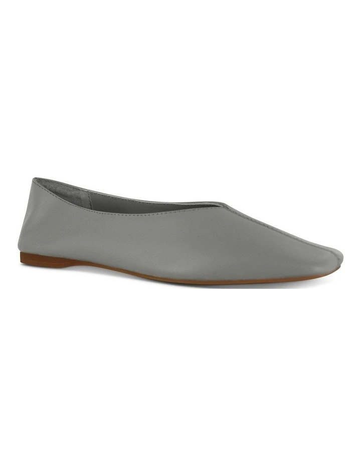 Brynn Ballet Flats in Dove