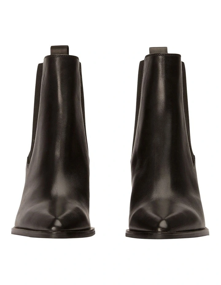 Piston Boots in Black Como