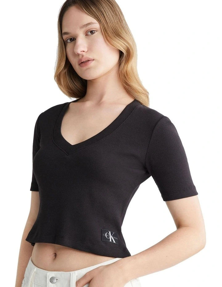 Woven Label Rib V-Neck Tee in Black