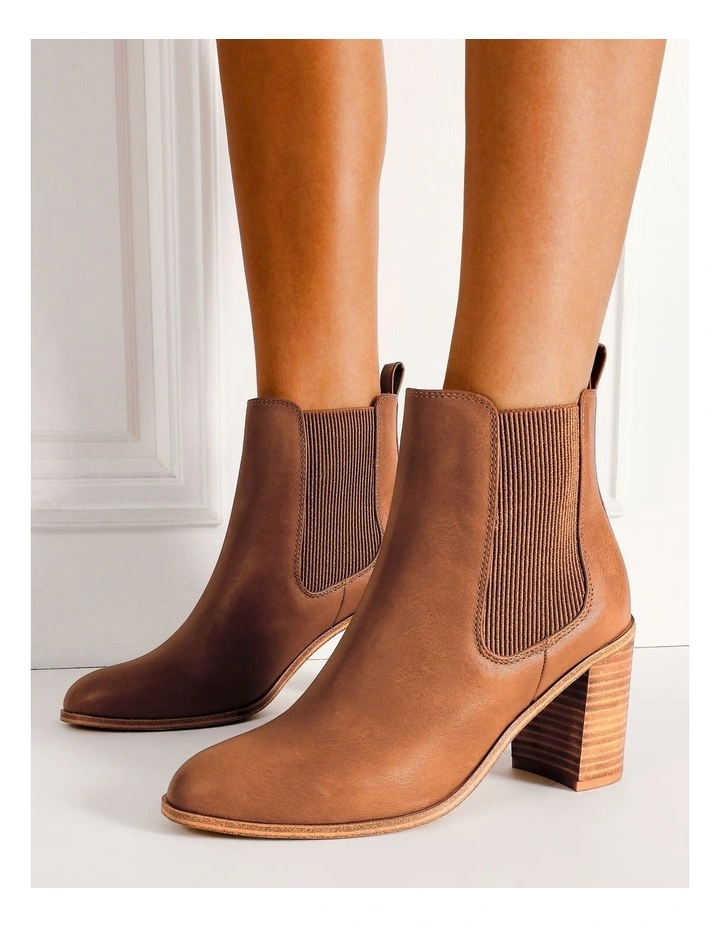 Conor Boot in Tan