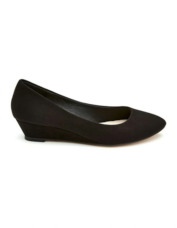 Berlinda Wedges in Black