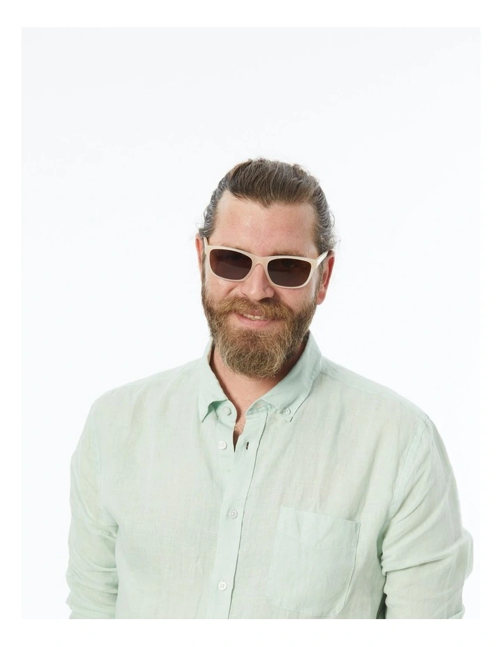 Sunglasses with Polarised grey lensesin Cream