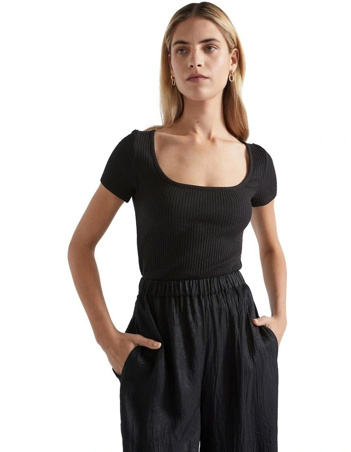Ribbed Neat Tee in Black